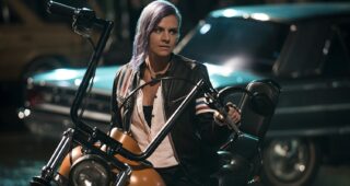 Future Man : Photo Eliza Coupe