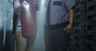 Ghosted : Photo Craig Robinson, Adam Scott
