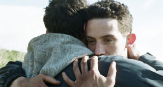 Seule la Terre : Photo Josh O'Connor, Alec Secareanu