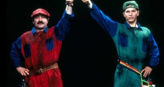 Super Mario bros : Photo Bob Hoskins et John Leguizamo