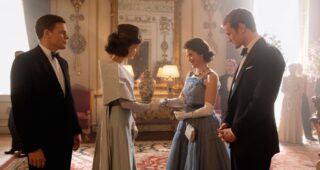 The Crown saison 2 : Photo Michael C. Hall, Jodi Balfour, Claire Foy, Matt Smith