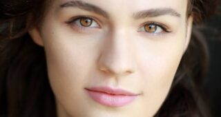 Sophie Skelton : Photo officielle