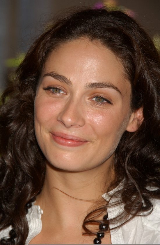 Joanne Kelly : Photo officielle