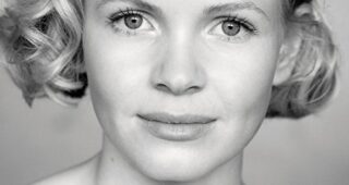 Kate Phillips : Photo officielle