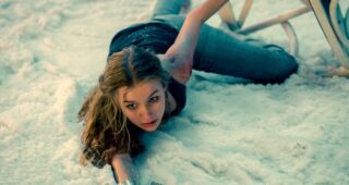 Watch Out : Photo Olivia DeJonge