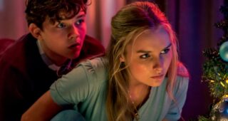 Watch Out : Photo Olivia DeJonge, Levi Miller