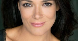 Simone Kessell : Photo officielle