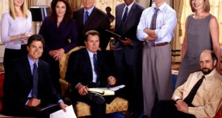 À la Maison-Blanche : Photo John Spencer, Bradley Whitford, Allison Janney, Martin Sheen, Janel Moloney, Rob Lowe