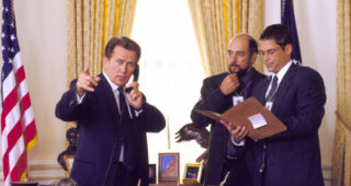 À la Maison-Blanche : Photo Richard Schiff, Martin Sheen, Rob Lowe
