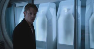 Altered Carbon : Photo Joel Kinnaman