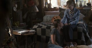 Here and Now : Photo Holly Hunter