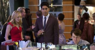 The Newsroom : Photo Alison Pill, Dev Patel