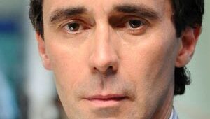 Guy Henry : Photo officielle