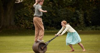 On Chesil Beach : Photo Billy Howle, Saoirse Ronan
