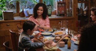 Un raccourci dans le temps : Photo Gugu Mbatha-Raw