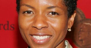 LisaGay Hamilton : Photo officielle