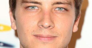 Cody Fern : Photo officielle