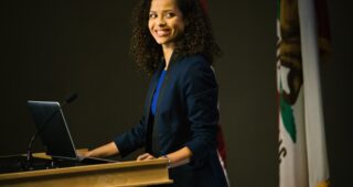 Un raccourci dans le temps : Photo Gugu Mbatha-Raw