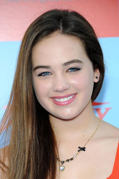 Mary Mouser : Photo officielle