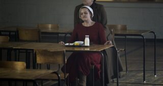 The Handmaid’s Tale saison 2 : Photo Elisabeth Moss