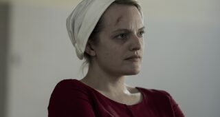 The Handmaid’s Tale saison 2 : Photo Elisabeth Moss, The Handmaid’s Tale