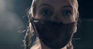 The Handmaid’s Tale saison 2 : Photo Elisabeth Moss, The Handmaid’s Tale