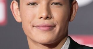Ryan Potter : Photo officielle
