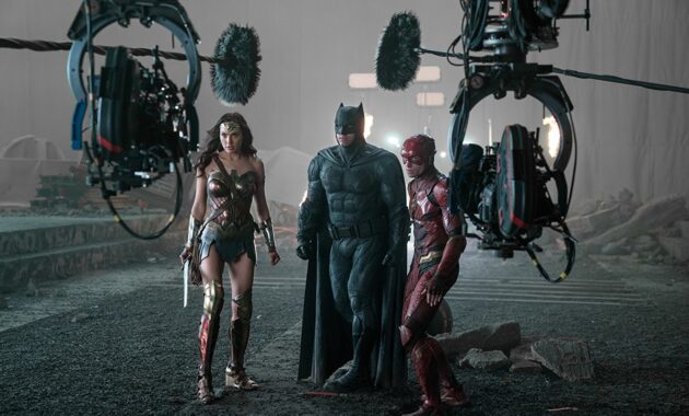 Ezra Miller : photo, Ben Affleck, Gal Gadot, Justice League
