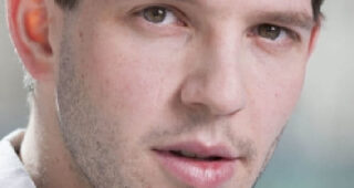 Damien Molony : Photo officielle