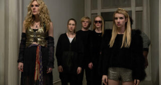 American Horror Story saison 3 : photo, Emma Roberts, Lily Rabe