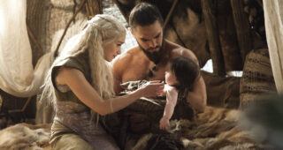 Jason Momoa : photo, Game of Thrones, Emilia Clarke