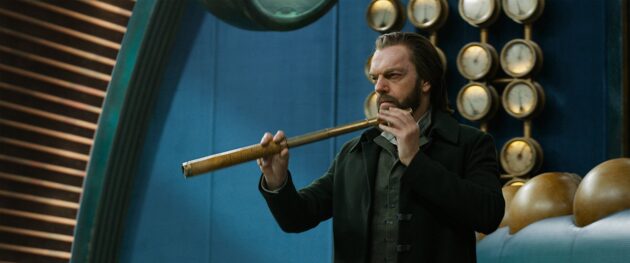 photo, Hugo Weaving