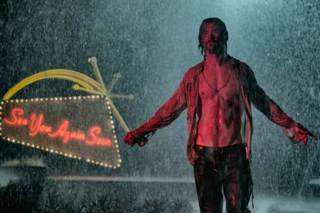 Sale temps à l'hôtel El Royale : photo, Chris Hemsworth