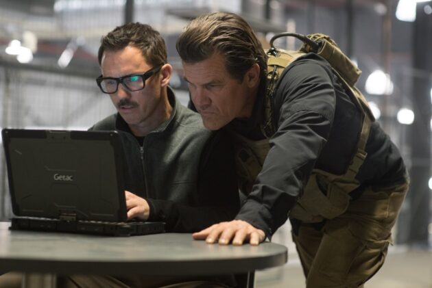 photo, Josh Brolin, Jeffrey Donovan