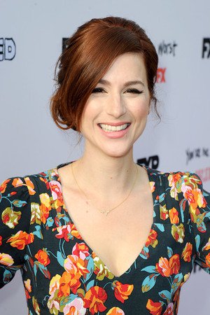 Aya Cash : Photo officielle