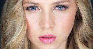 Hermione Corfield : Photo officielle