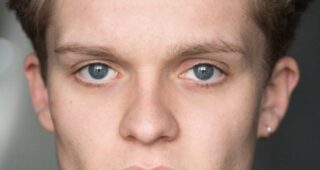 Tom Glynn-Carney : Photo officielle