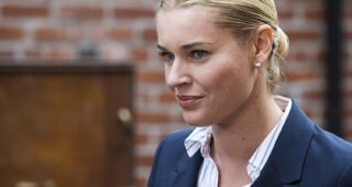 Flynn Carson et les nouveaux aventuriers : photo, Rebecca Romijn