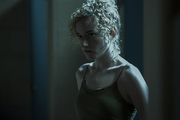 photo, Julia Garner
