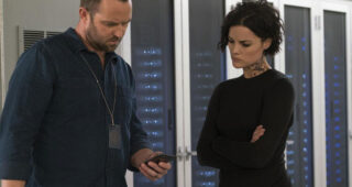 Sullivan Stapleton : photo, Blindspot, Jamie Alexander, Jaimie Alexander