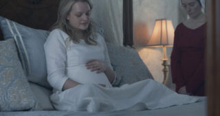 The Handmaid’s Tale saison 2 : photo, Elisabeth Moss, The Handmaid’s Tale