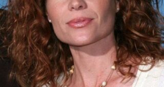 Robyn Lively : Photo officielle