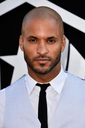 Ricky Whittle : Photo officielle