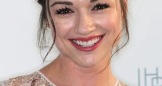 Crystal Reed : Photo officielle