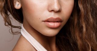 Vanessa Morgan : Photo officielle
