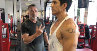 Terminator 6 : photo schwarznegger et gabriel luna