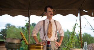 Denis O'Hare : photo, American Horror Story saison 4