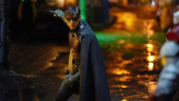 photo, Brenton Thwaites, Robin