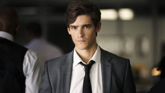 photo, Brenton Thwaites, Robin