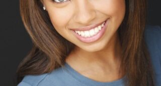 Logan Browning : Photo officielle